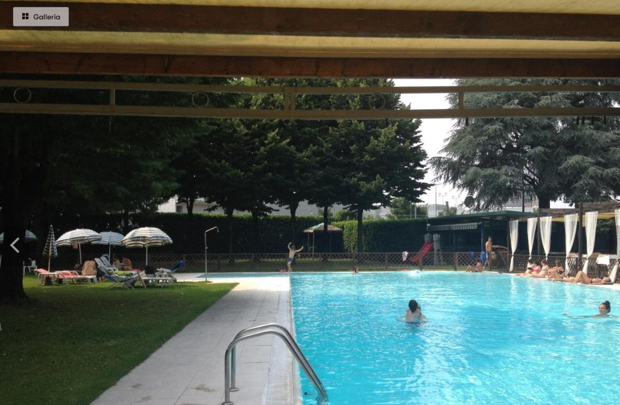 Hotel Sporting Бругеріо Екстер'єр фото