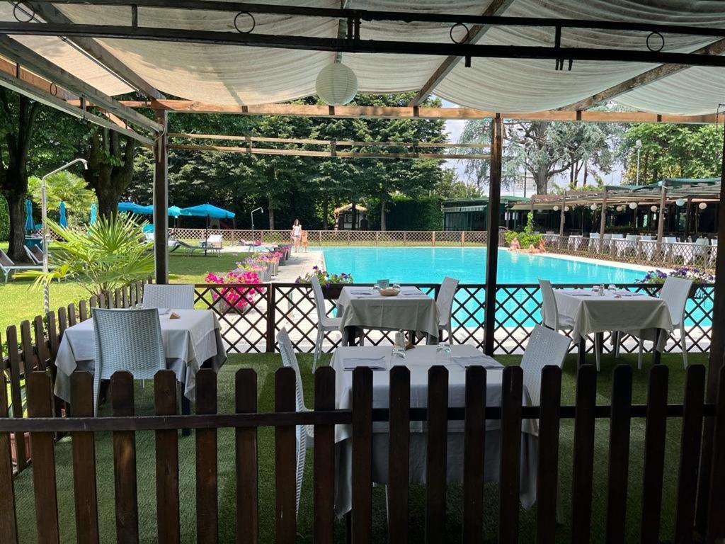 Hotel Sporting Бругеріо Екстер'єр фото