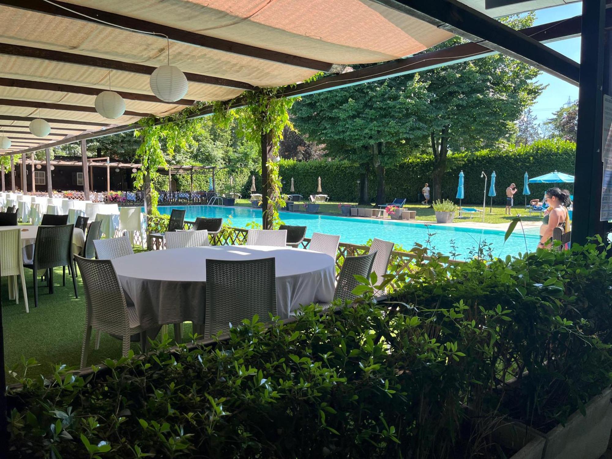 Hotel Sporting Бругеріо Екстер'єр фото